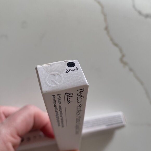 Rare Beauty Liquid Liner - Picture 4 of 6